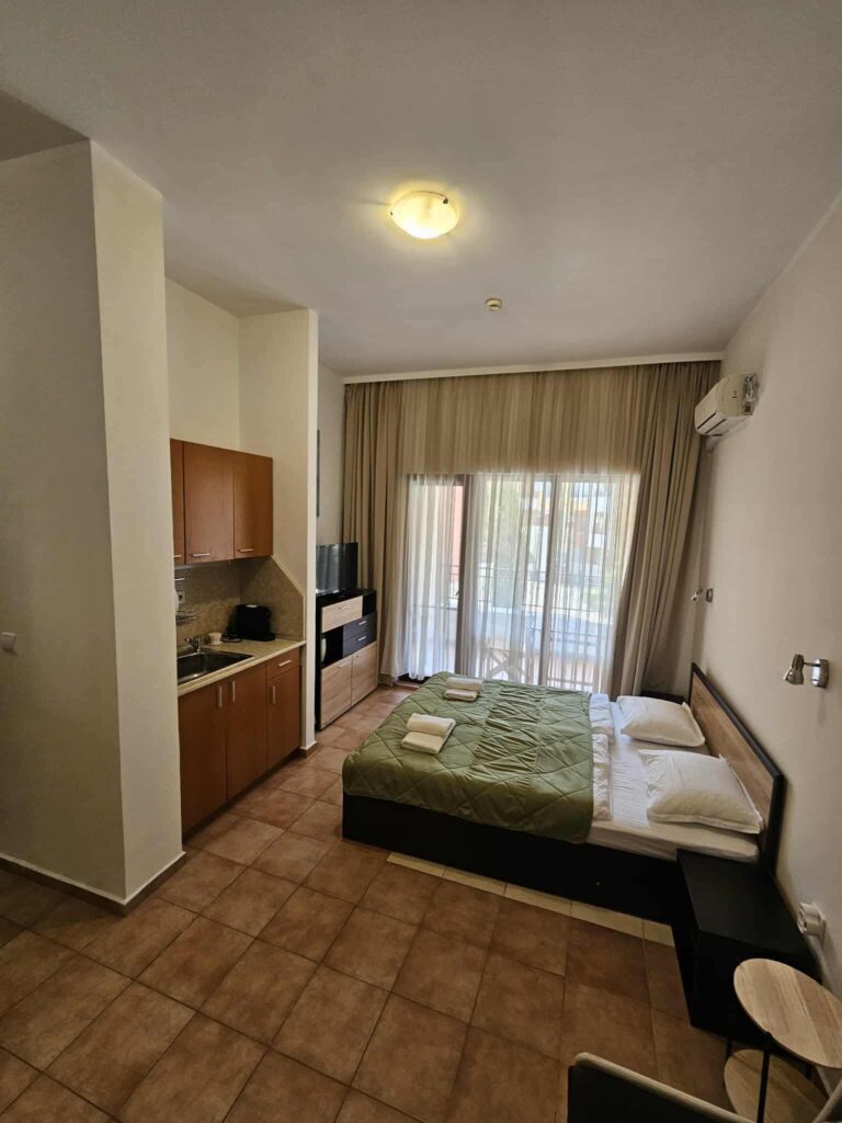 35d6f0a6f5c3d28e2e5194b10646c193